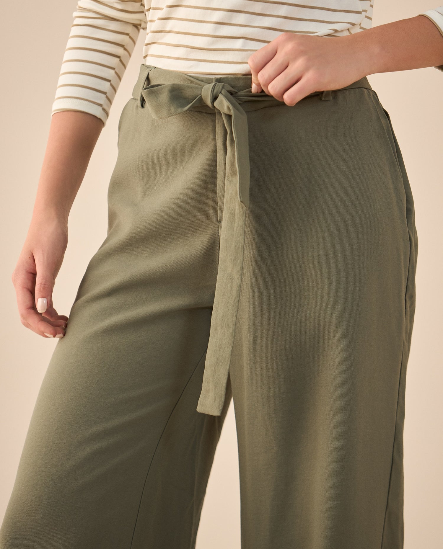 Pantalón con elástico posterior para mujer - Verde