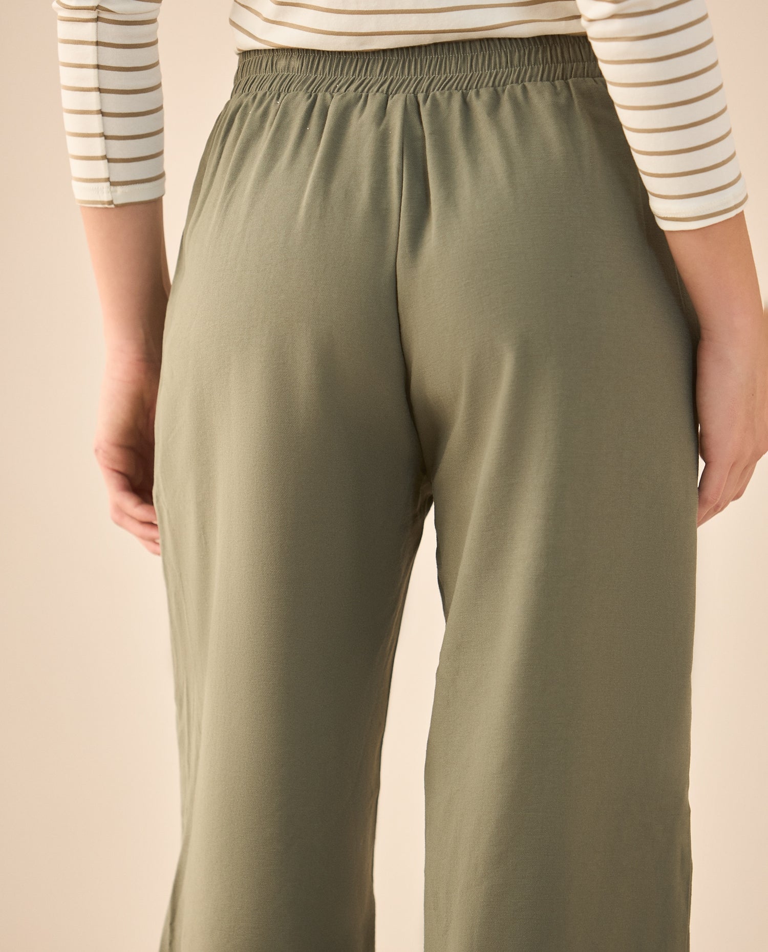 Pantalón con elástico posterior para mujer - Verde