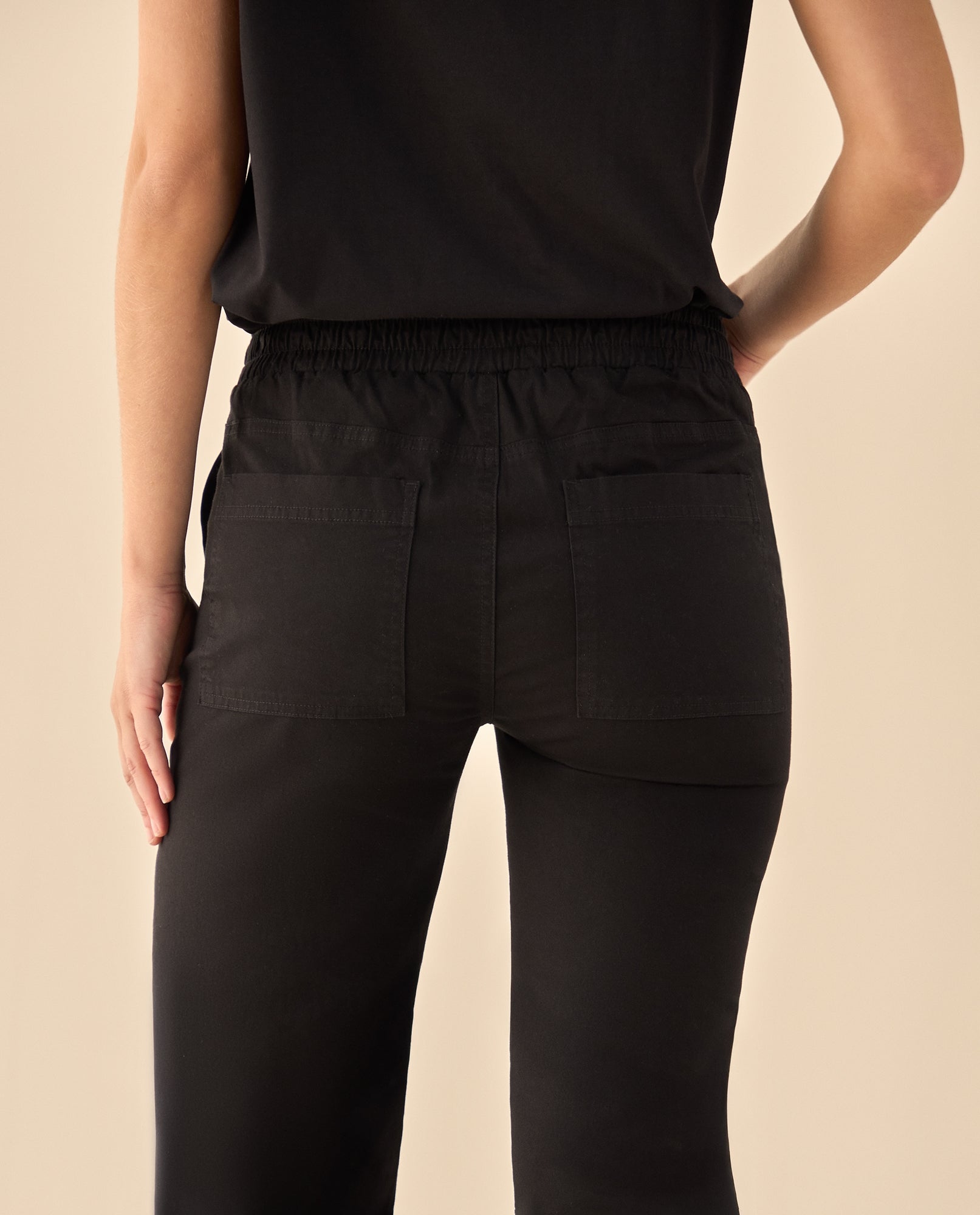 Pantalón Cargo con Cordón Ajustable - Negro 34_933G004_NEG190303_4