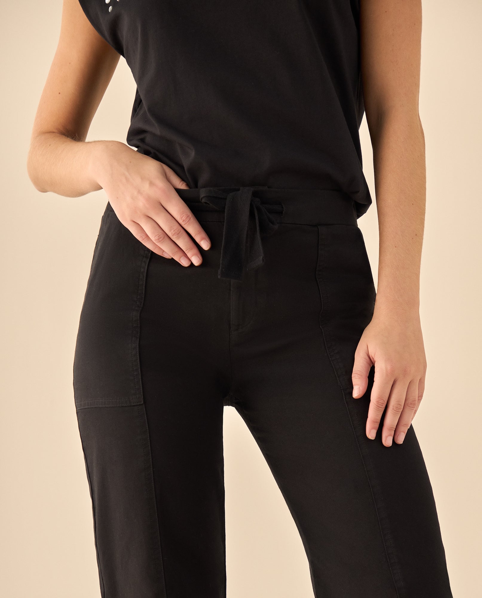 Pantalón Cargo con Cordón Ajustable - Negro 34_933G004_NEG190303_5