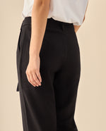 Pantalón con Cinturón Integrado - Negro