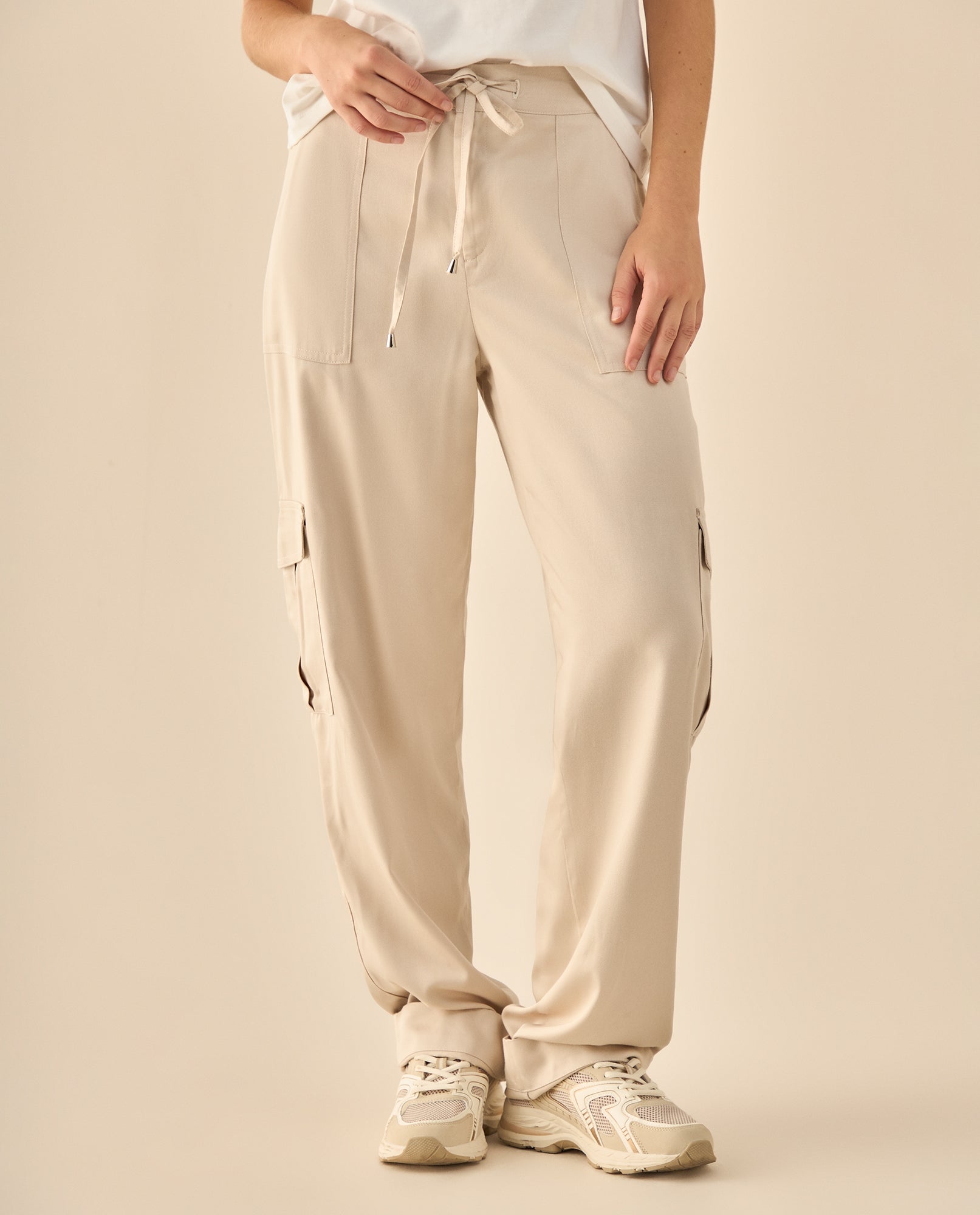 Pantalón Cargo con Bolsillos Funcionales - Beige 34_933G008_BEI130607_3