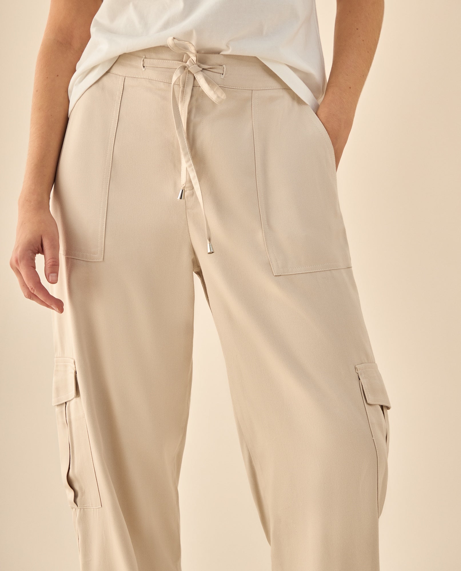 Pantalón Cargo con Bolsillos Funcionales - Beige 34_933G008_BEI130607_5