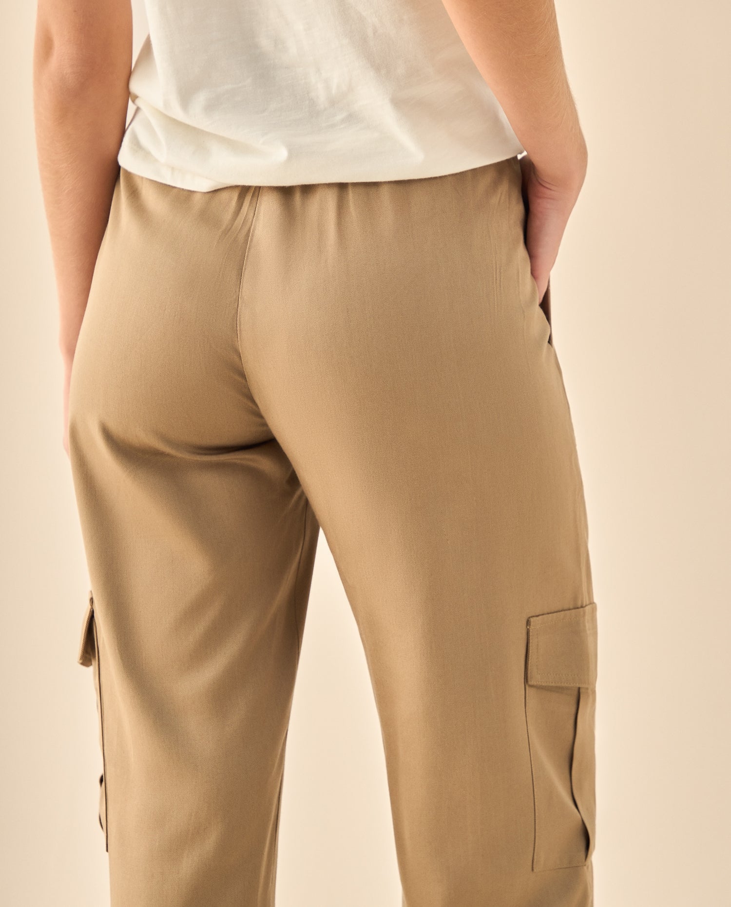 Pantalón Cargo con Bolsillos Funcionales - Verde