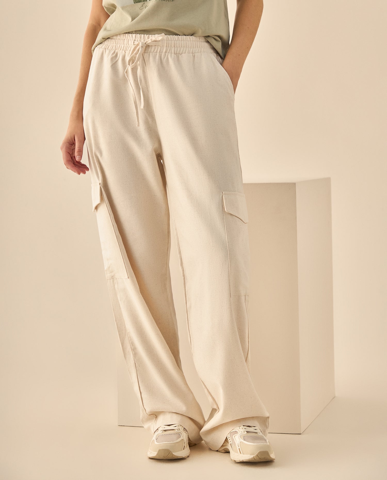 Pantalón Cargo con Cintura Elástica - Beige
