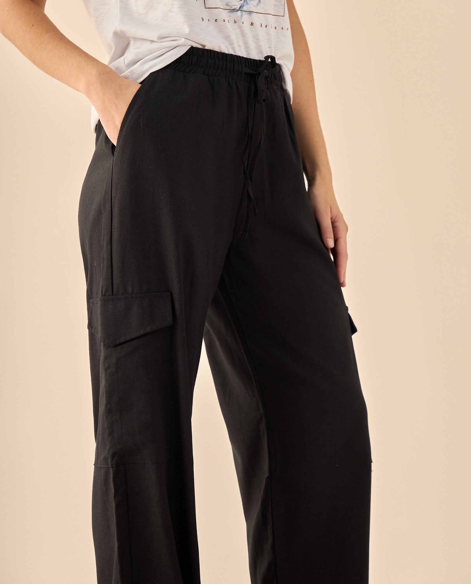 Pantalón Cargo con Cintura Elástica - Negro 34_933G300_NEG190303_6