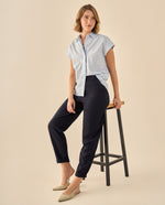 Pantalón con Botón Dorado - Azul