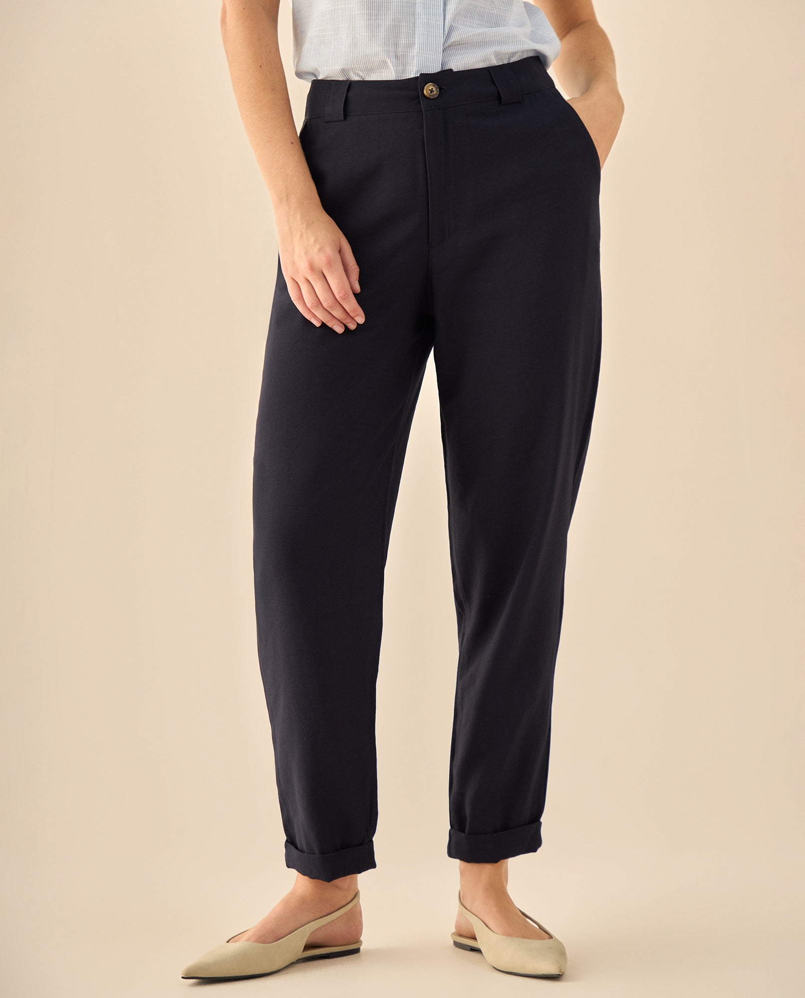 Pantalón con Botón Dorado - Azul 34_933G302_AZU194042_3
