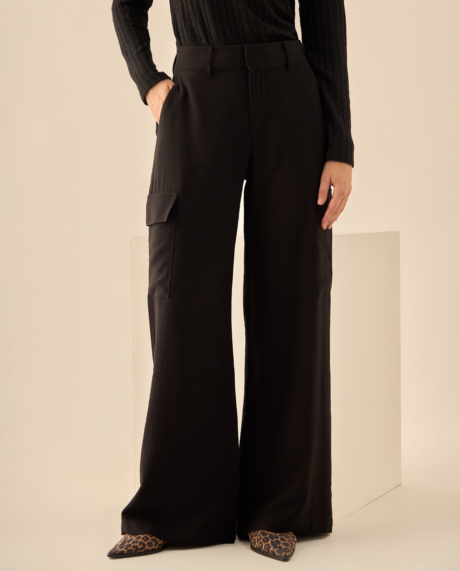 Pantalón Cargo de Tiro Alto Pierna Ancha - Negro 34_939G004_NEG190303_3