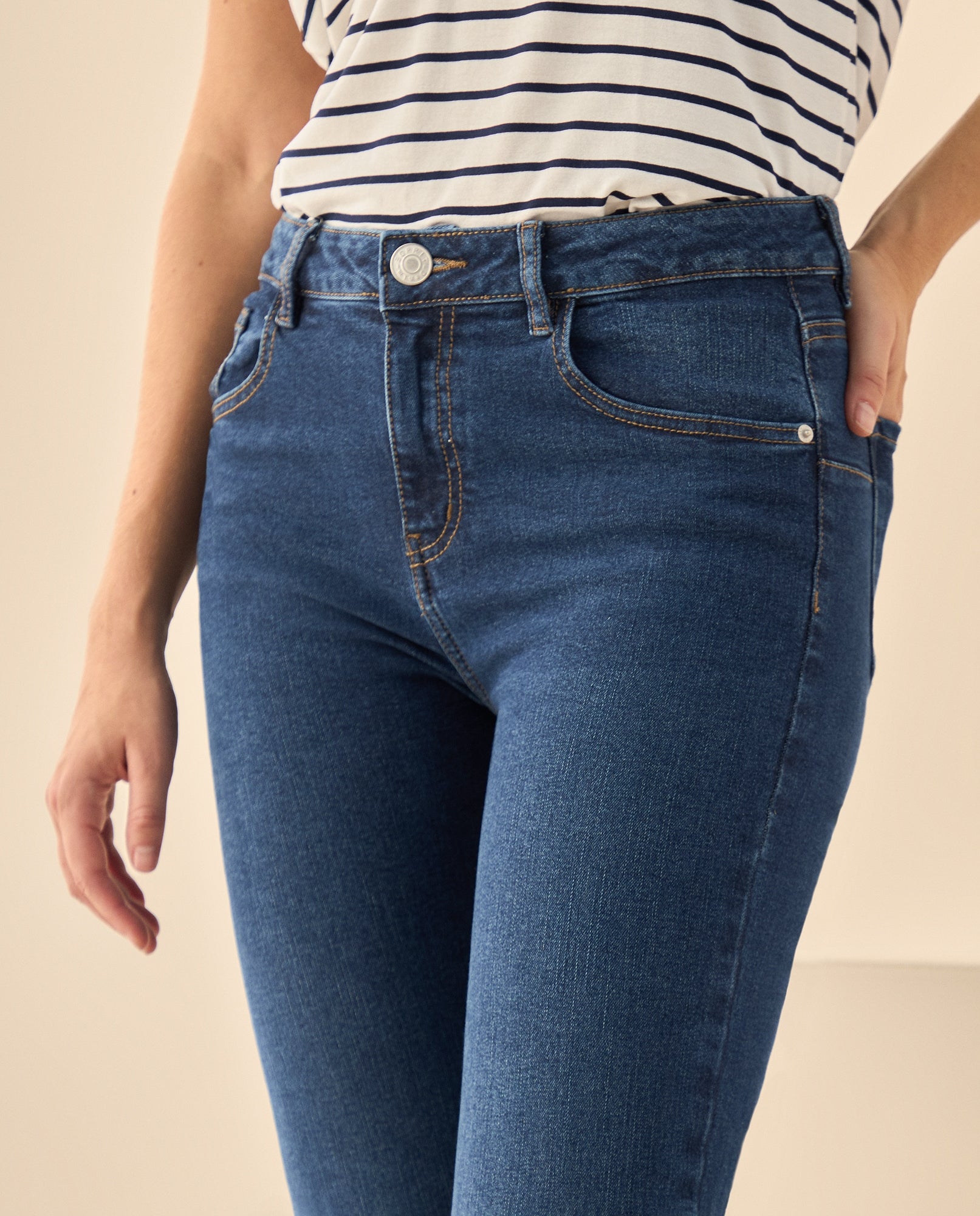 Jeans Skinny con Stretch Tiro Medio - Azul 34_972G306_AZU144307_5