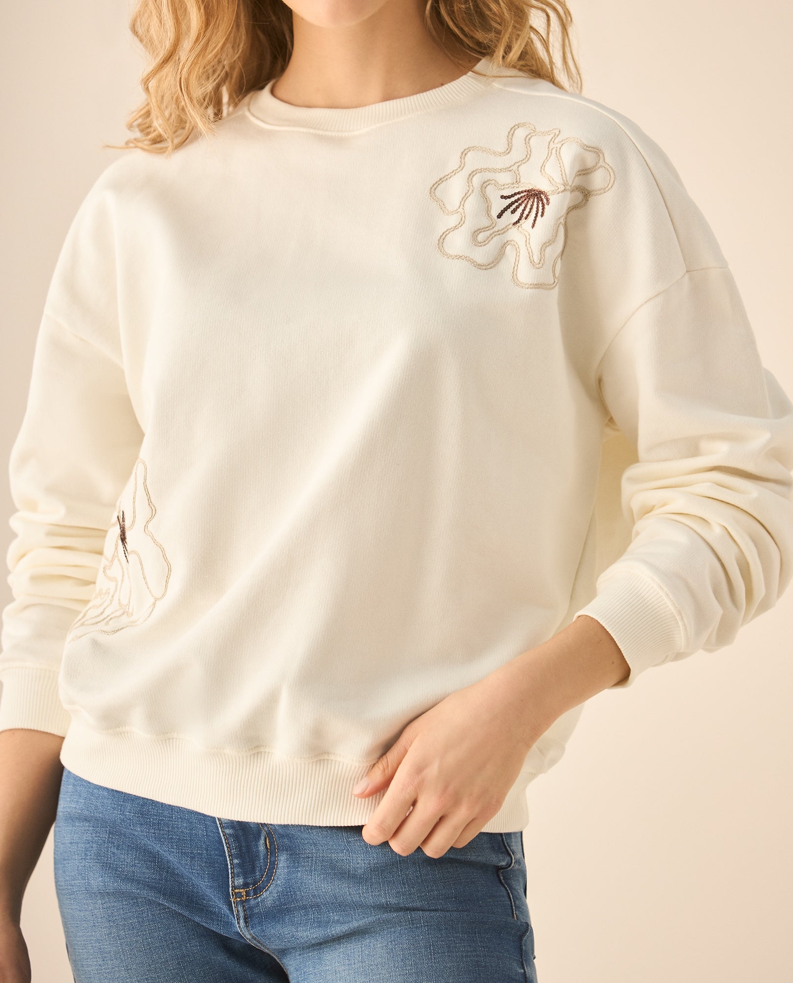 Buzo con lentejuelas para mujer - Crudo 34_982G301_CRU110104_3